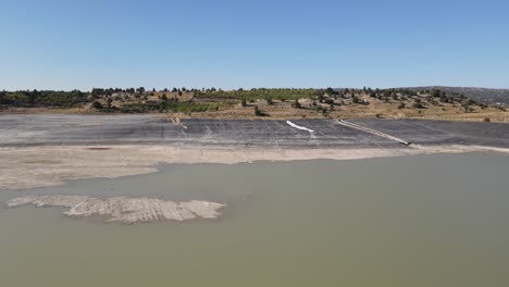 piscina de riego aérea