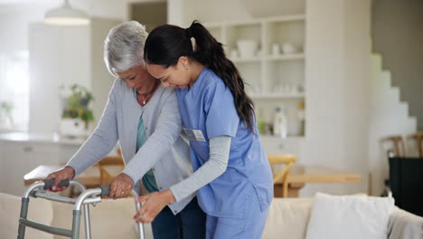 Cuidado-De-Ancianos,-Apoyo-Y-Ayuda-A-La-Mujer-A-Caminar