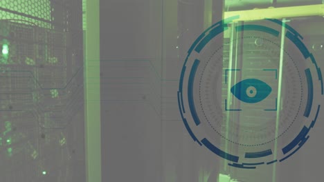 animación del ojo en el visor con círculos de carga sobre bastidores de servidores iluminados en la sala de servidores