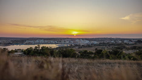 marsaxlokk, bahía de malta y el pueblo al atardecer - lapso de tiempo