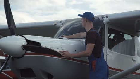 aircraft maintenance