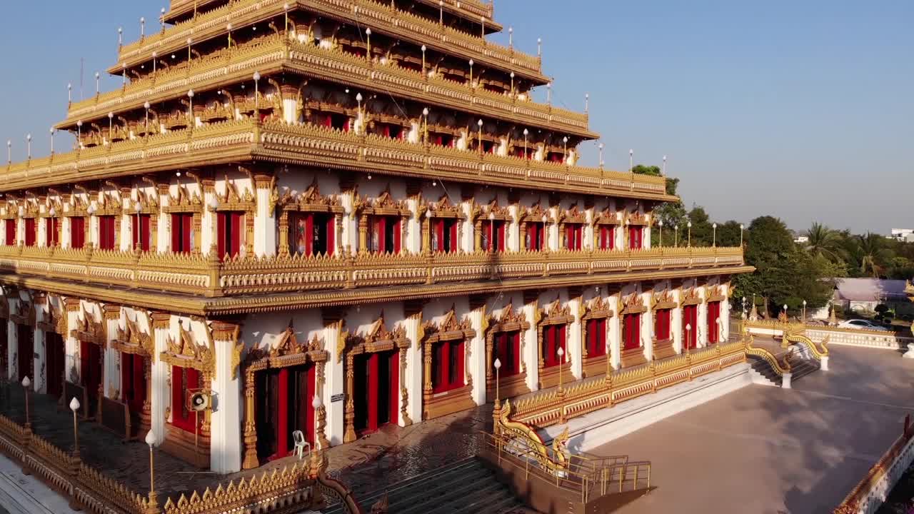 aerial de phra que kham kaen es una famosa atracción turística en khon kaen, tailandia