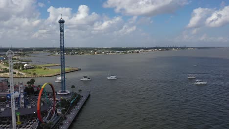atracciones a lo largo del paseo marítimo de kemah en kemah, texas