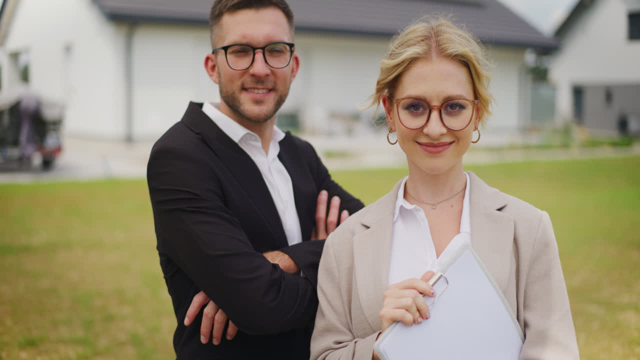 agentes inmobiliarios de ventas efectivos contra casas unifamiliares