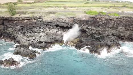 reunion island "at the edge of the ocean