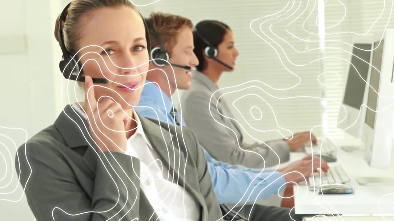 animación de líneas en movimiento sobre personas de negocios que usan auriculares de teléfono