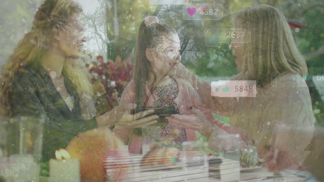 스마트 폰을 사용하는 백인 가족에 대한 숫자를 가진 소셜 미디어 아이콘의 애니메이션