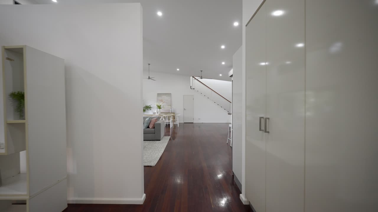 sala de estar, comedor y cocina de planta abierta