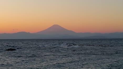 Impresionante-Vista-Del-Atardecer-Del-Monte