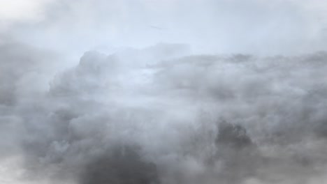 punto de vista nube blanca gris se está acercando