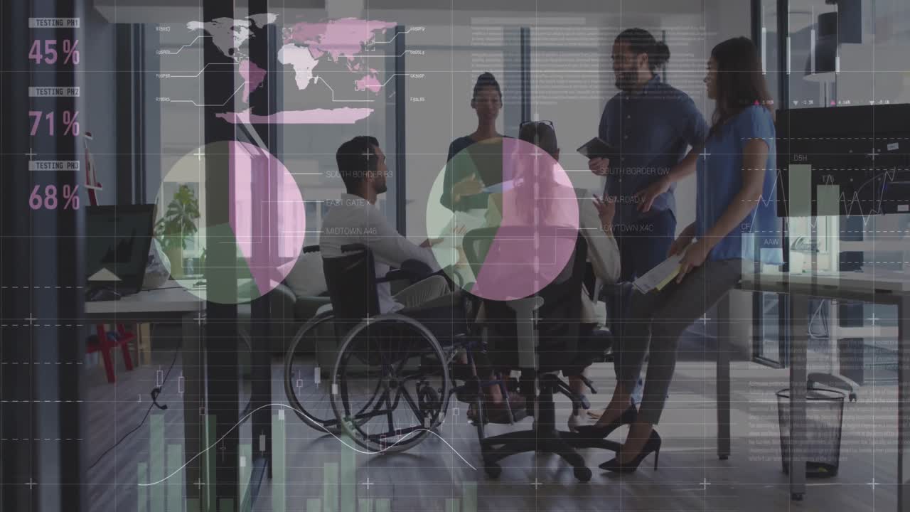 animación del procesamiento de datos sobre personas de negocios diversas y discapacitadas en la reunión