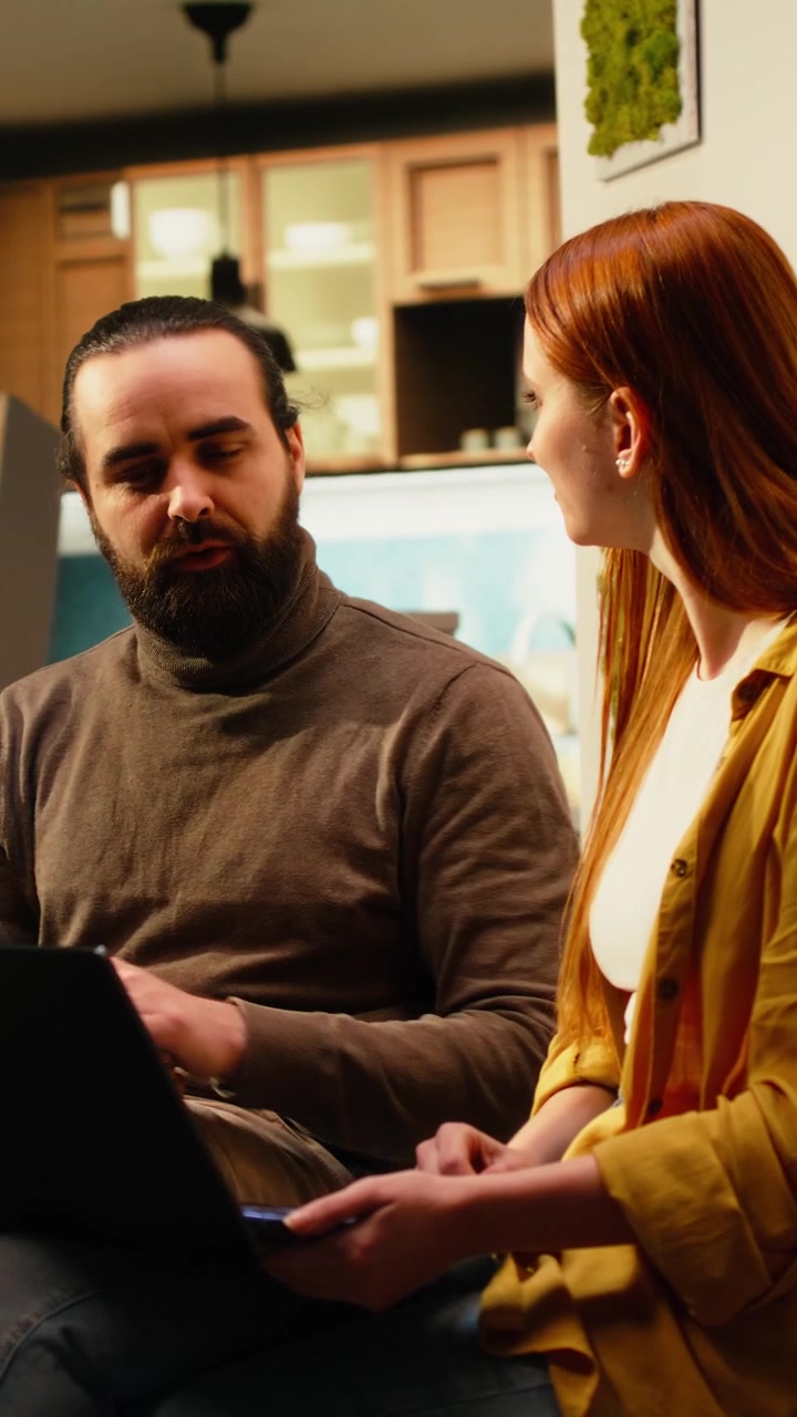 Vertical Video Redecoration ideas, couple discussing interior design options