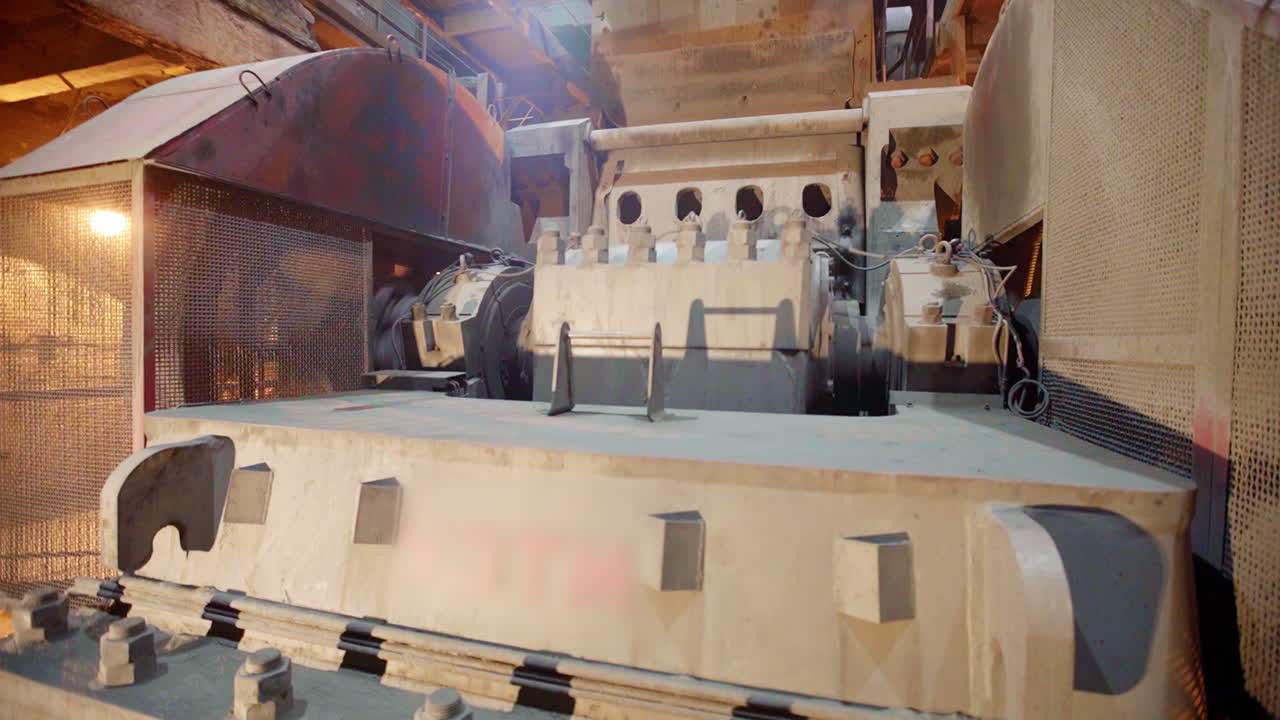 vista de cerca de la maquinaria industrial en un entorno de fábrica