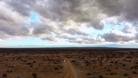 La-Calma-Del-Desierto-De-Mojave-Después-De-Una-Lluvia-Torrencial---Sobrevuelo-Aéreo