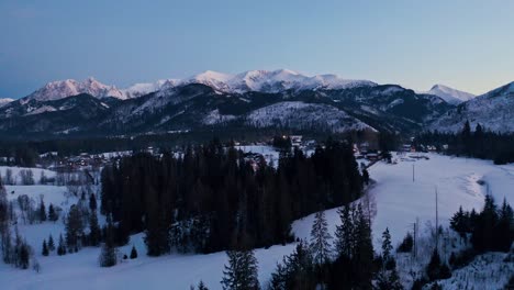 Stunning-Drone-Aerial-Shot-at-blue-hour-of-Tatra-Mountain-Ranges,-Poland