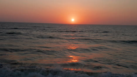 angola, puesta de sol sobre el océano, imágenes de drones 4k