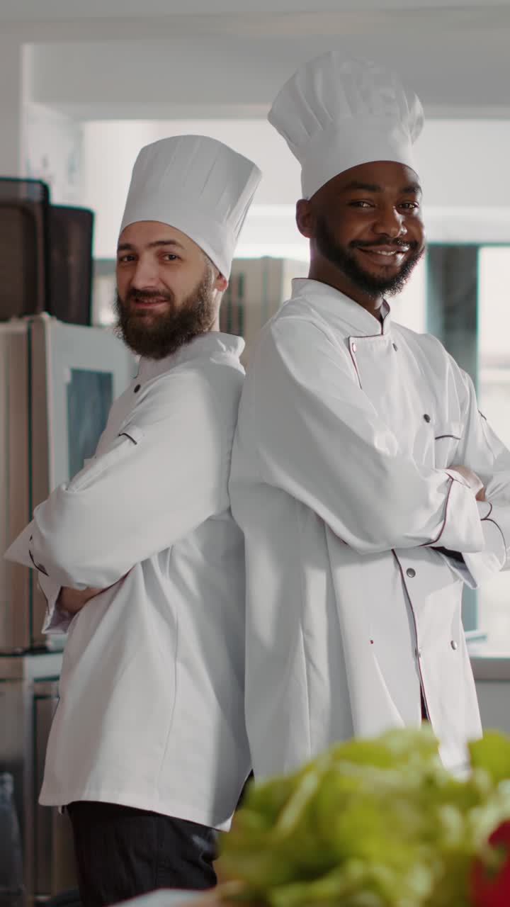 Dois chefs na cozinha