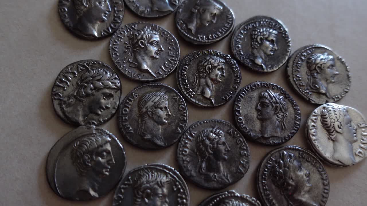 Antiguas Monedas Romanas de Plata de Diferentes Emperadores 04