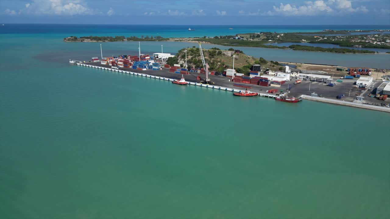 안티구아와 바르부다 - 안티구야와 바르브다의 항구 및 무역 항구