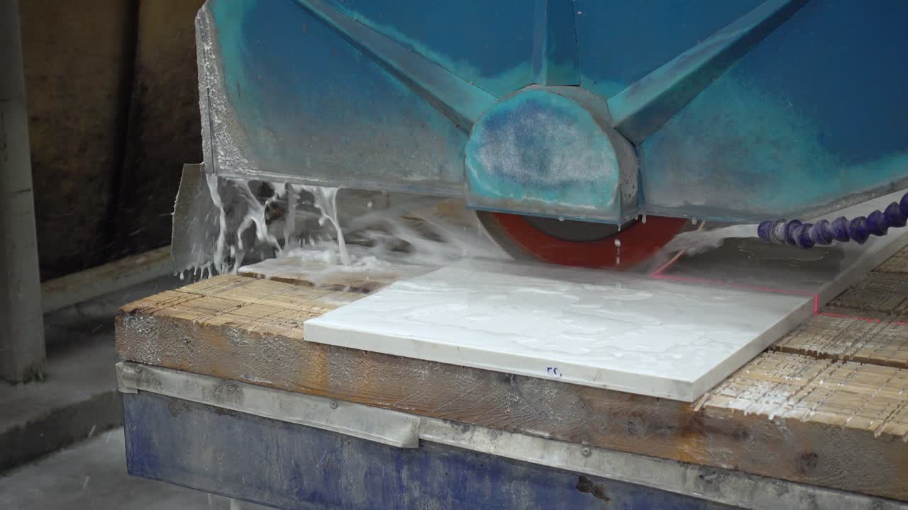 del trabajo de mesa de la máquina de corte natural