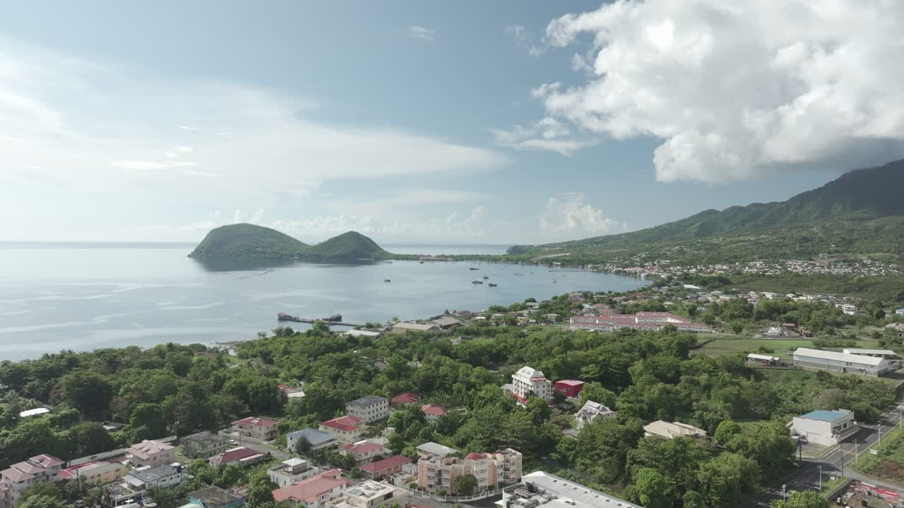 Ripresa aerea cinematografica con drone del paesaggio di Dominica