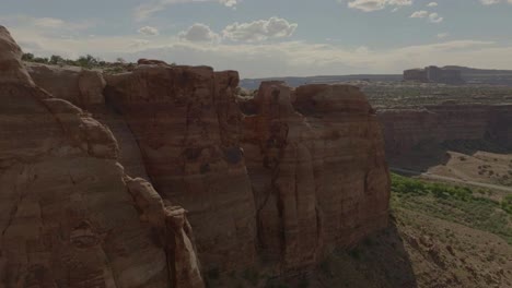 los acantilados del desierto de moab utah