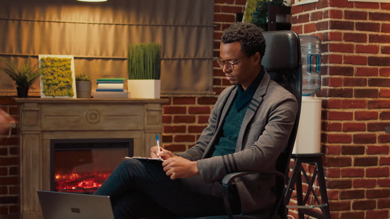 Psychology specialist consulting married couple in conflict