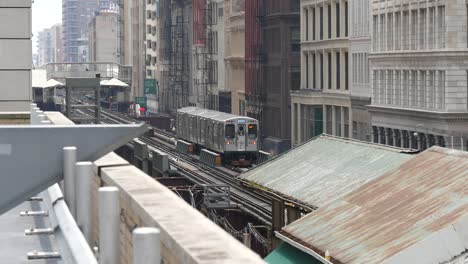 Chicago-L-Zug-Nähert-Sich-Dem-Bahnhof