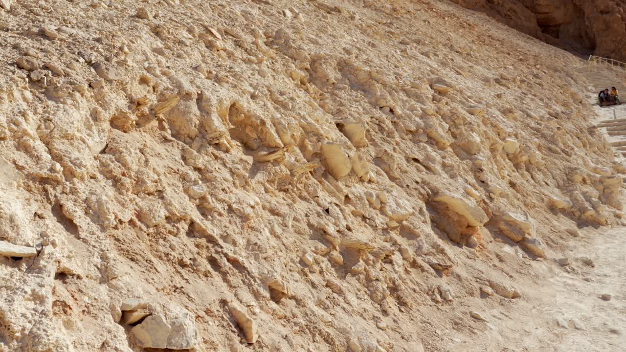 ирод великий на вершине скалы у побережья мертвого моря, в южном израиле