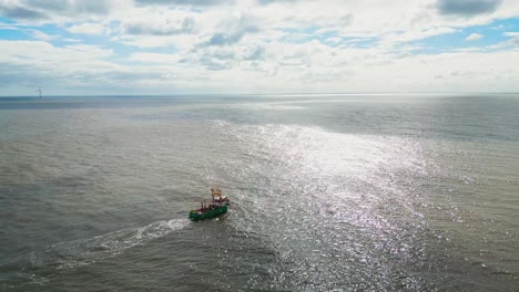 Fischerboot,-Trawler-Vor-Der-Ostküste-Von-Lincolnshire