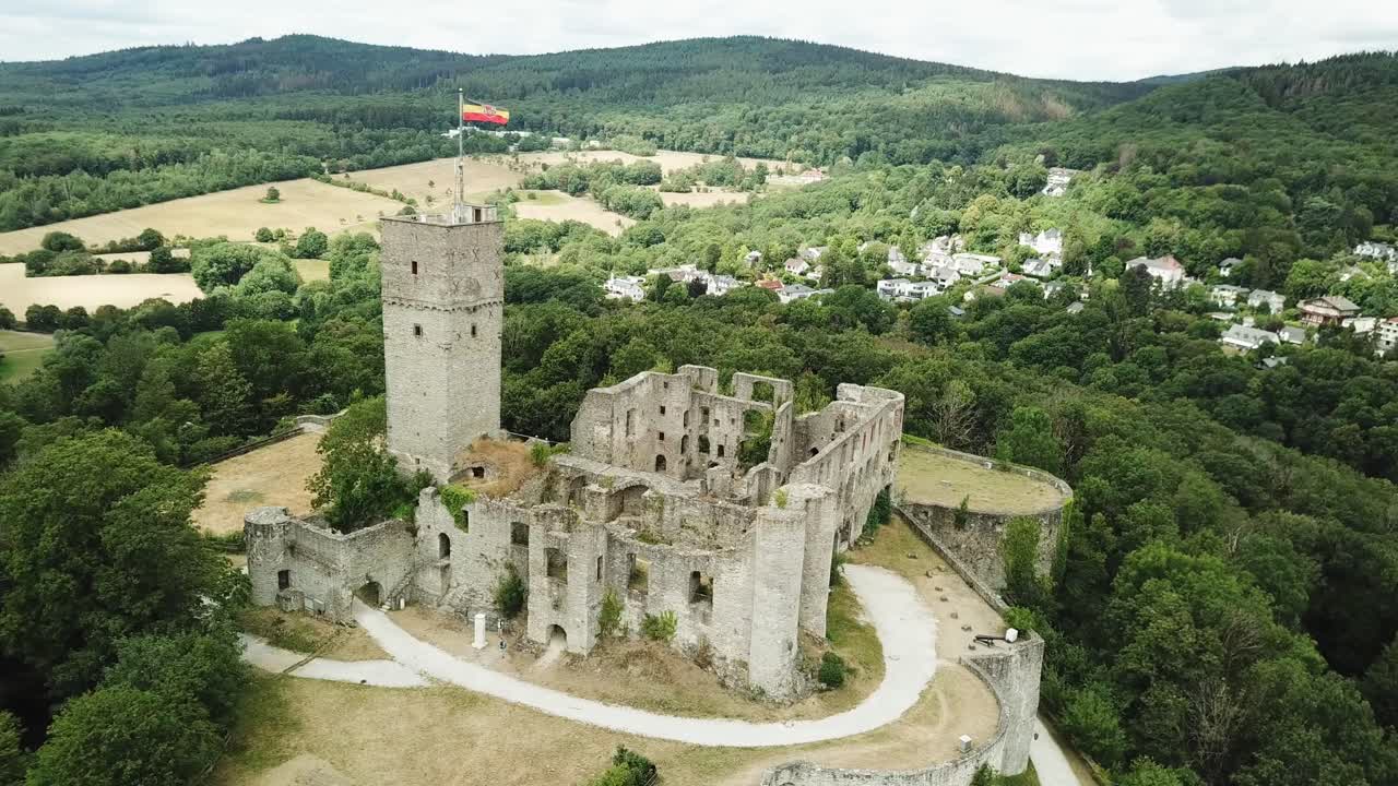 哥尼格斯坦城堡 (königstein castle) 位於德國一個山上,