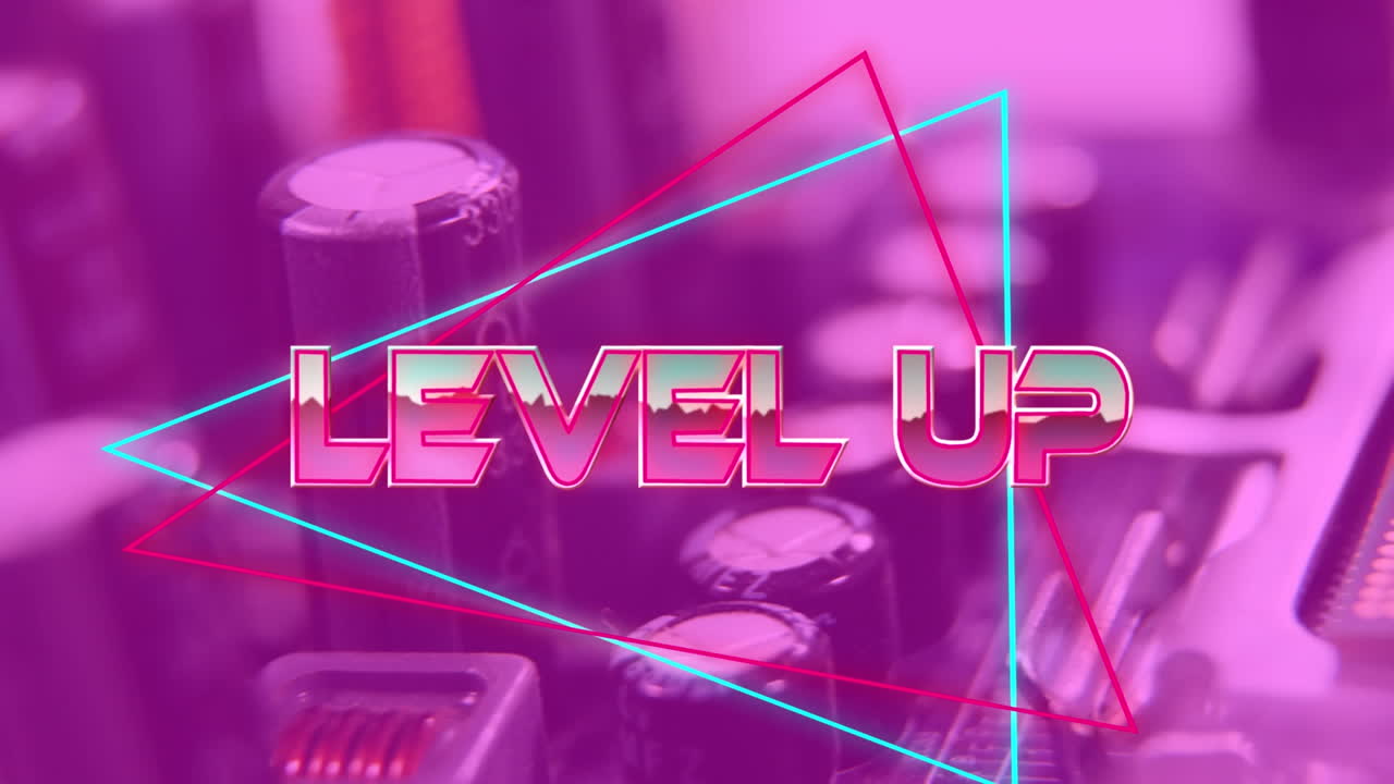 기하학적 모양과 프로세서 코어 위에 레벨 업 텍스트의 애니메이션