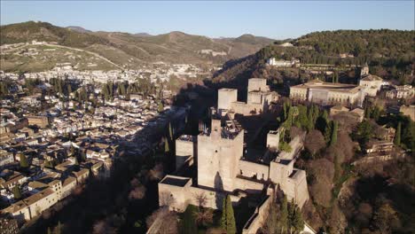 Alhambra-citadel-and-cityscape,-Granada-in-Spain