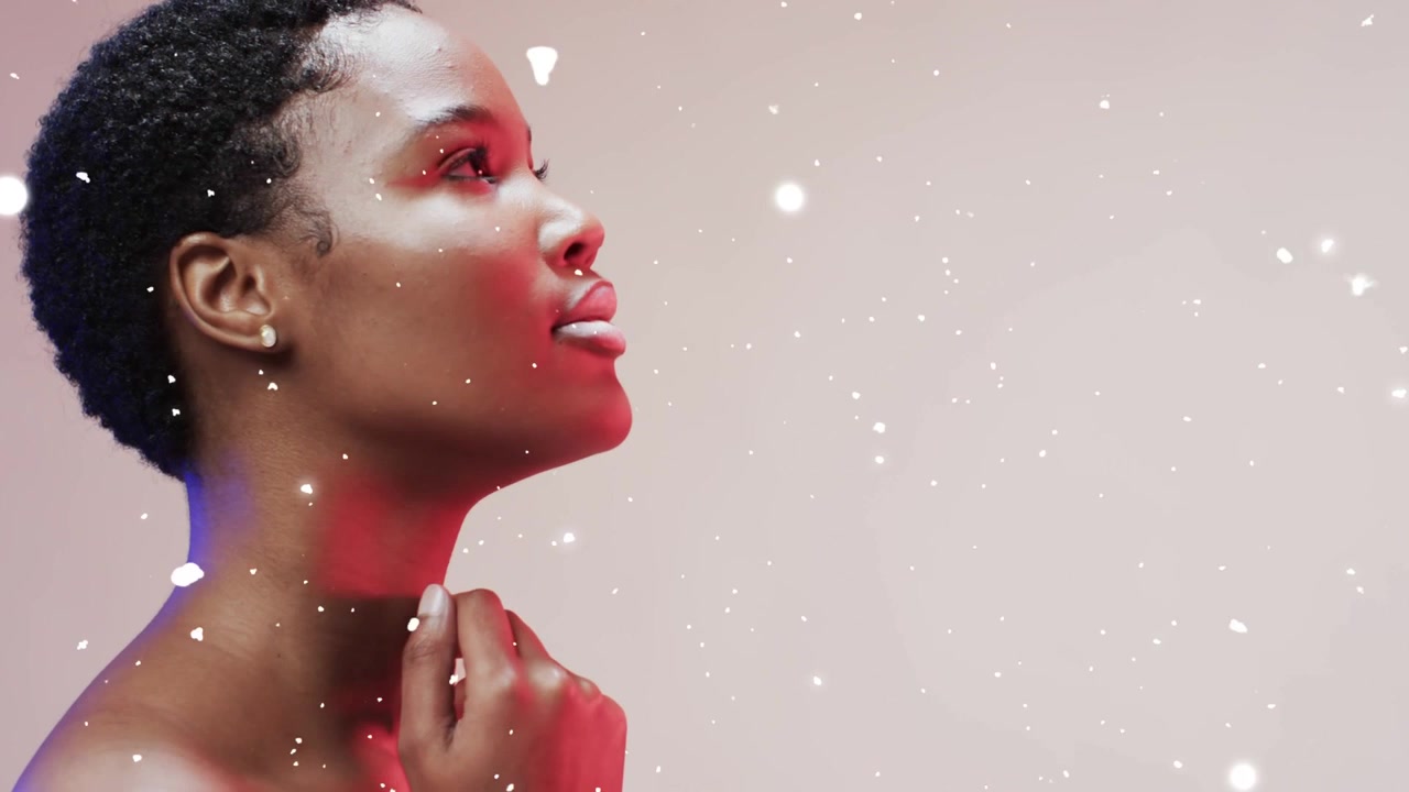 Overlay appearing, causing model touching chin as particles drifting front and behind for beauty