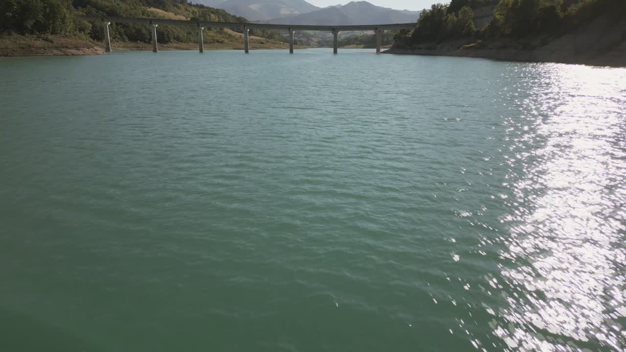 cingoli lake-8에서 촬영한 드론