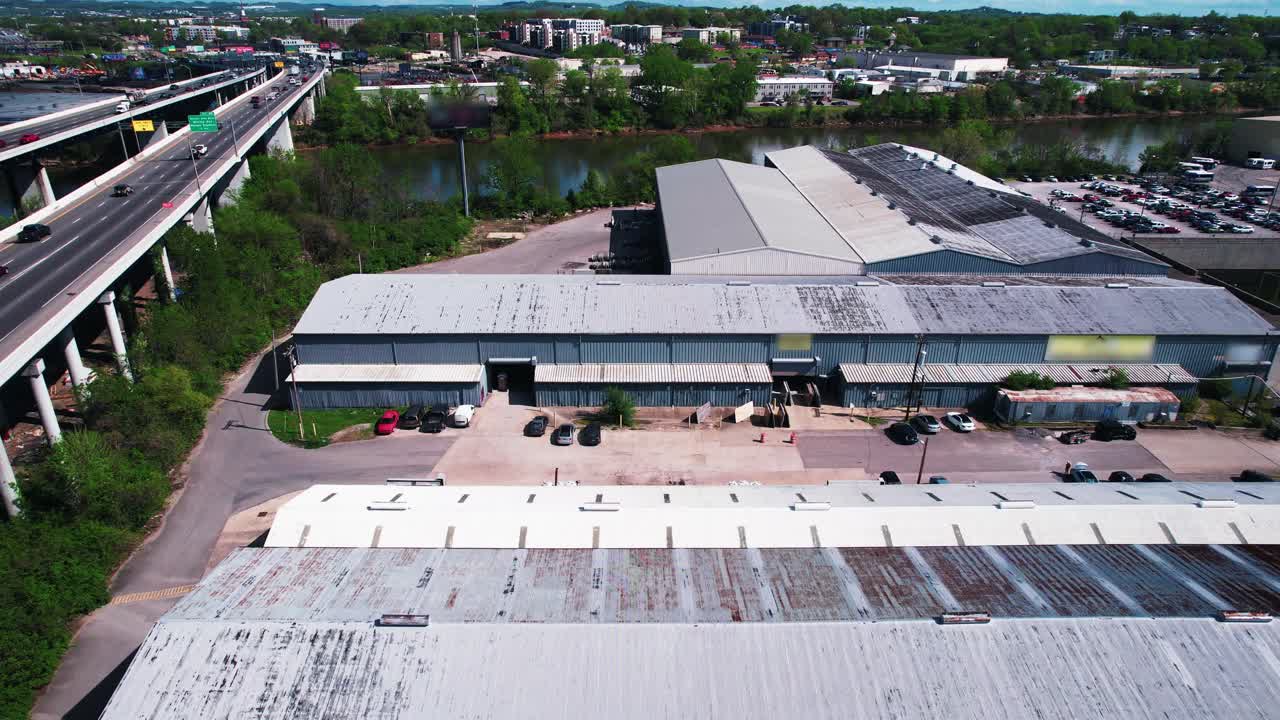 Magazzini industriali a Nashville, Tennessee, vicino all'Autostrada 24, Ponte Silliman Evans.