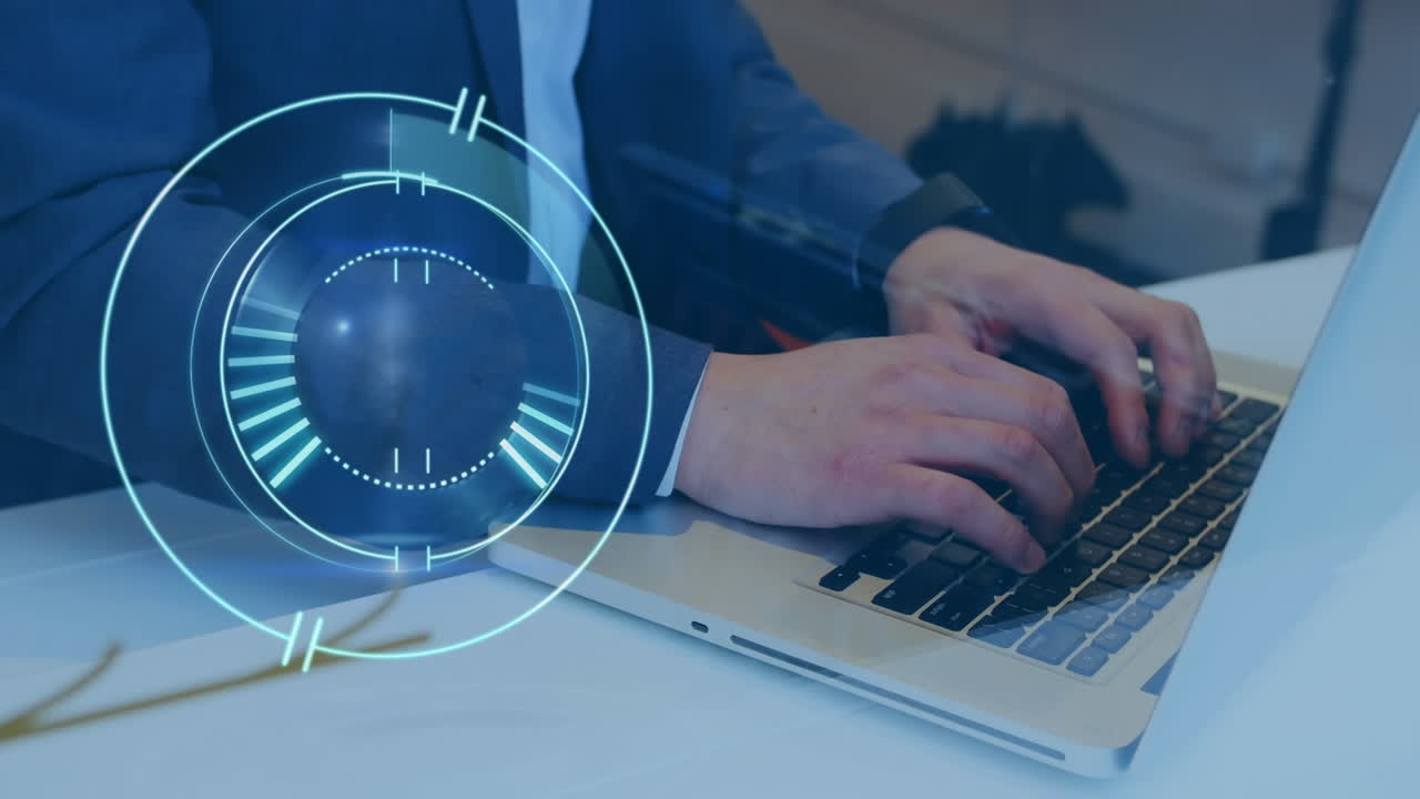 animación de escaneo de alcance sobre hombre de negocios caucásico usando computadora portátil