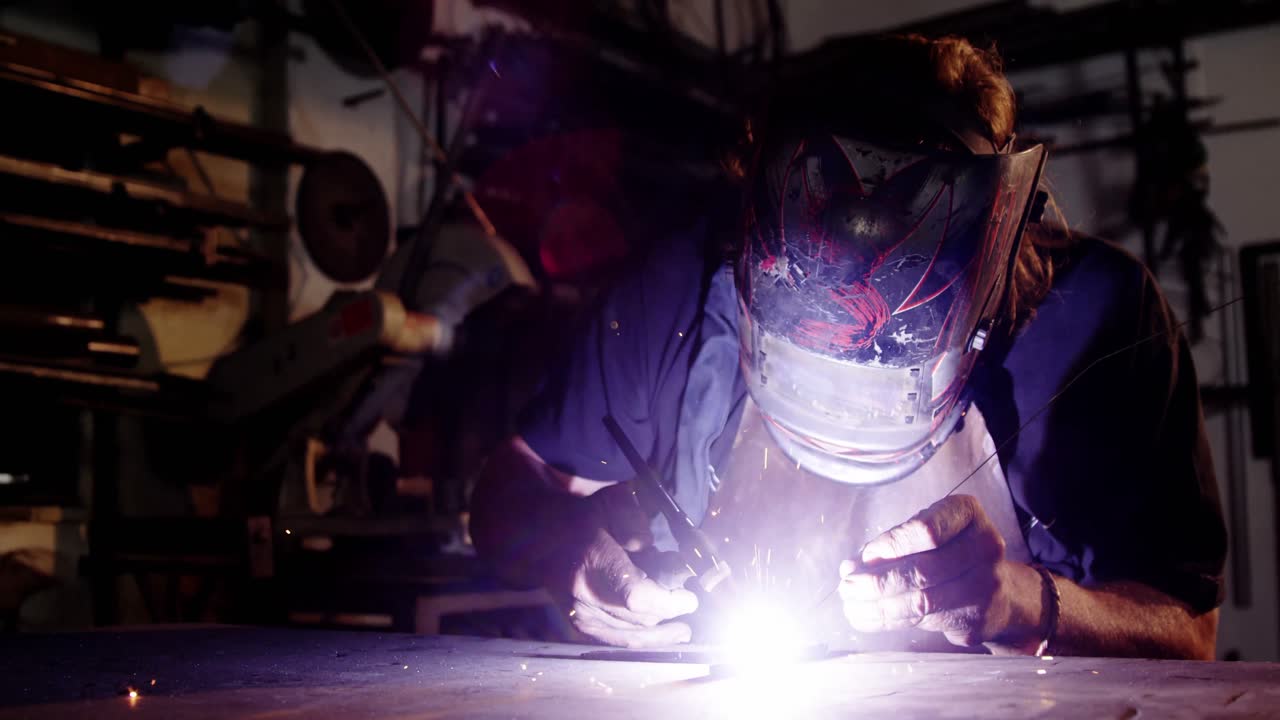 Welder using welding torch