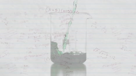 Ecuaciones-Matemáticas-Contra-Líquido-Que-Cae-En-Un-Vaso-De-Precipitados