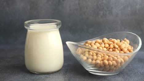 leche de soja y frijoles de soja