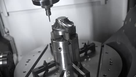 máquina de fresado cnc para el trabajo de metales.