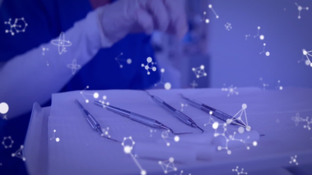 의료 전문가에 대한 분자 구조 애니메이션을 가진 트레이에 있는 의료 장비