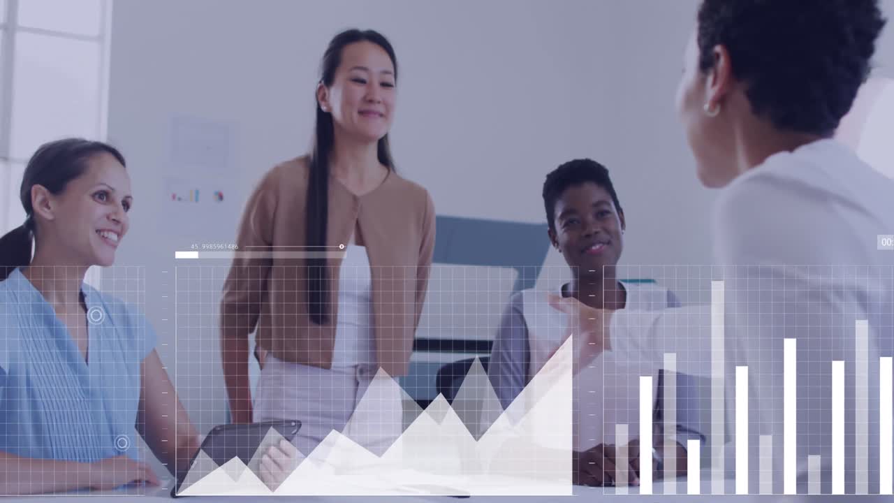 animación del procesamiento de datos sobre diversas personas de negocios en la oficina