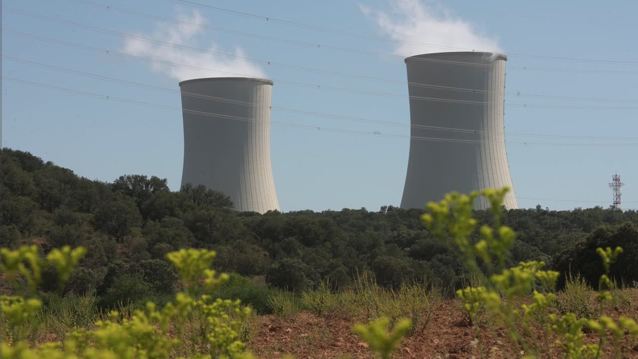 central nuclear de trillo situada cerca de la ciudad de trillo, en la provincia de guadalajara, españa