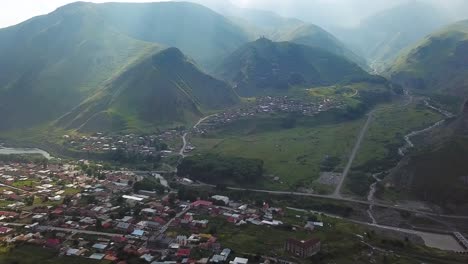 Antenne-über-Einem-Dorf-Auf-Dem-Land-Der-Republik-Georgien-2