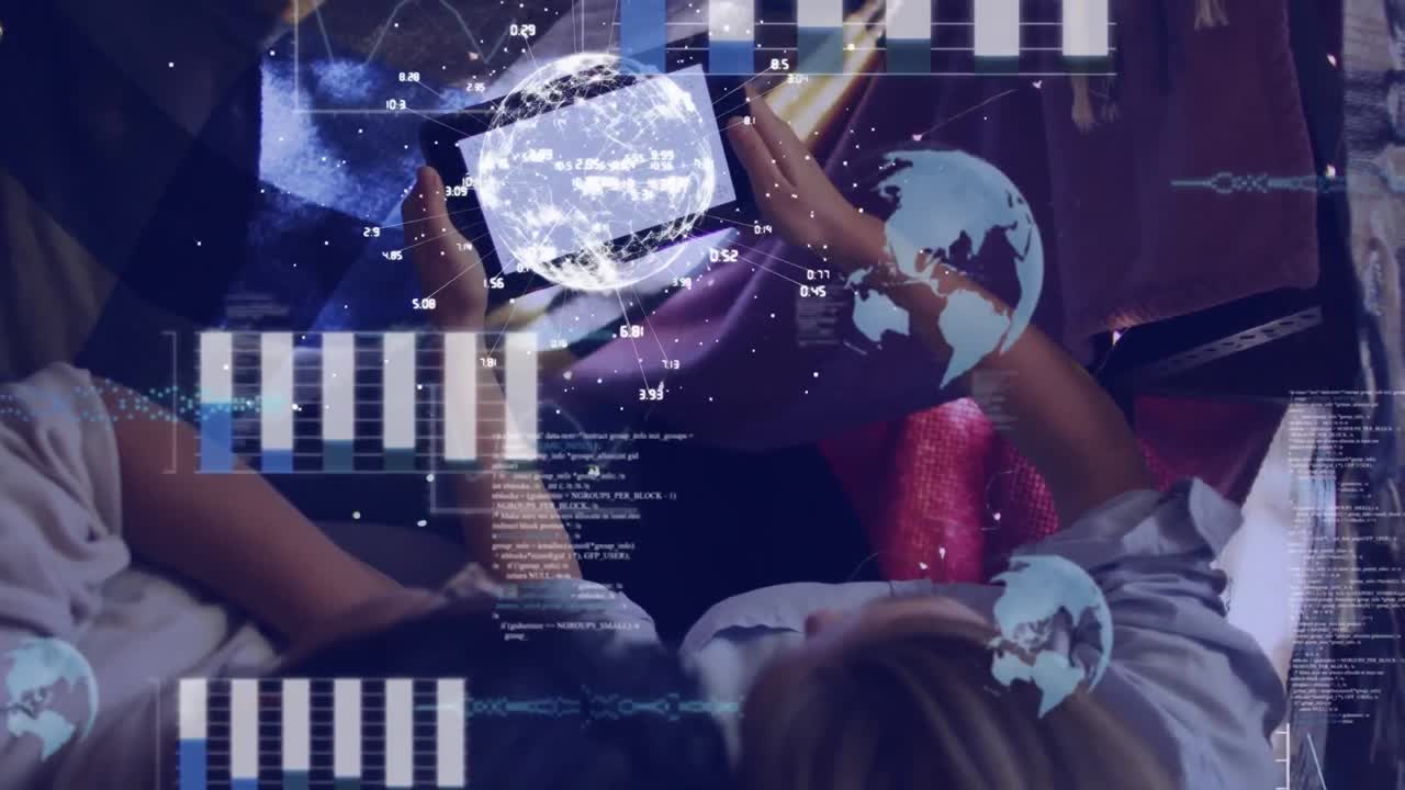 태블릿을 가진 다양한 비즈니스 사람들에 대한 데이터 처리 및 다이어그램의 애니메이션