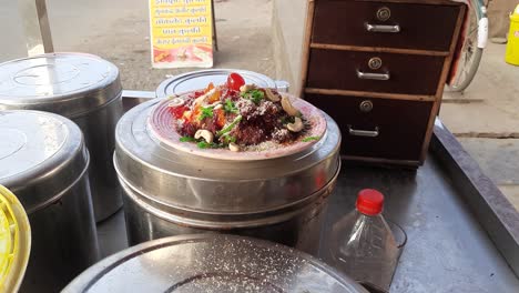 Ice-Dish-Barf-Ka-Gola-Dry-Fruit-Gola-At-Street-Shop-In-India