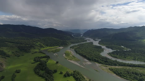 vista aérea del río siberiano