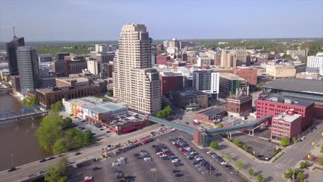 Drone-Shot-of-Grand-Rapids-Skyline