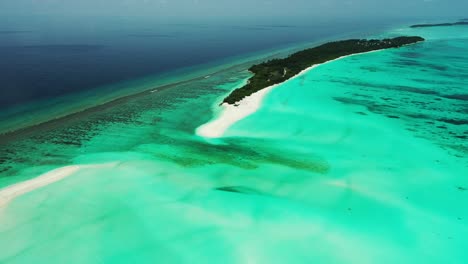 Fondo-De-Playa-Tropical,-Isla-De-Banco-De-Arena-Con-Playa-De-Arena-Blanca-En-Marea-Baja